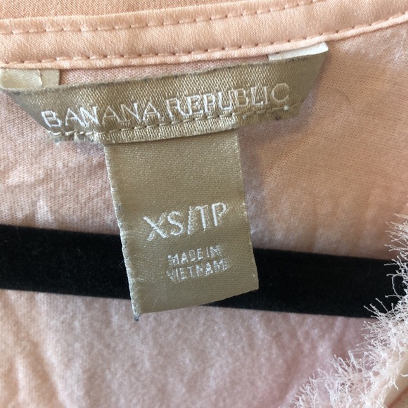 Banana Republic lace sleeveless top - Picture 2 of 9